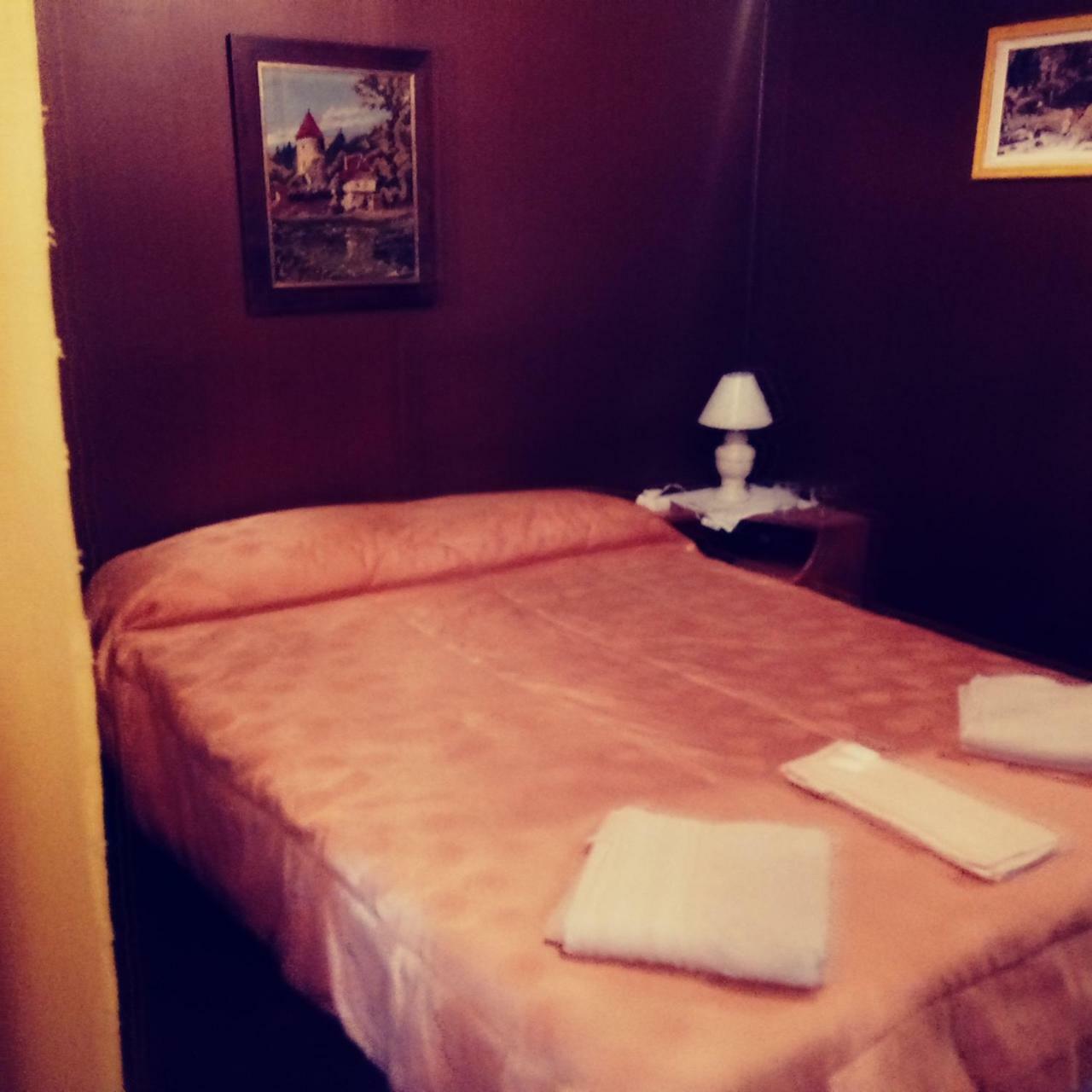 קורדובה Hotel Laura מראה חיצוני תמונה